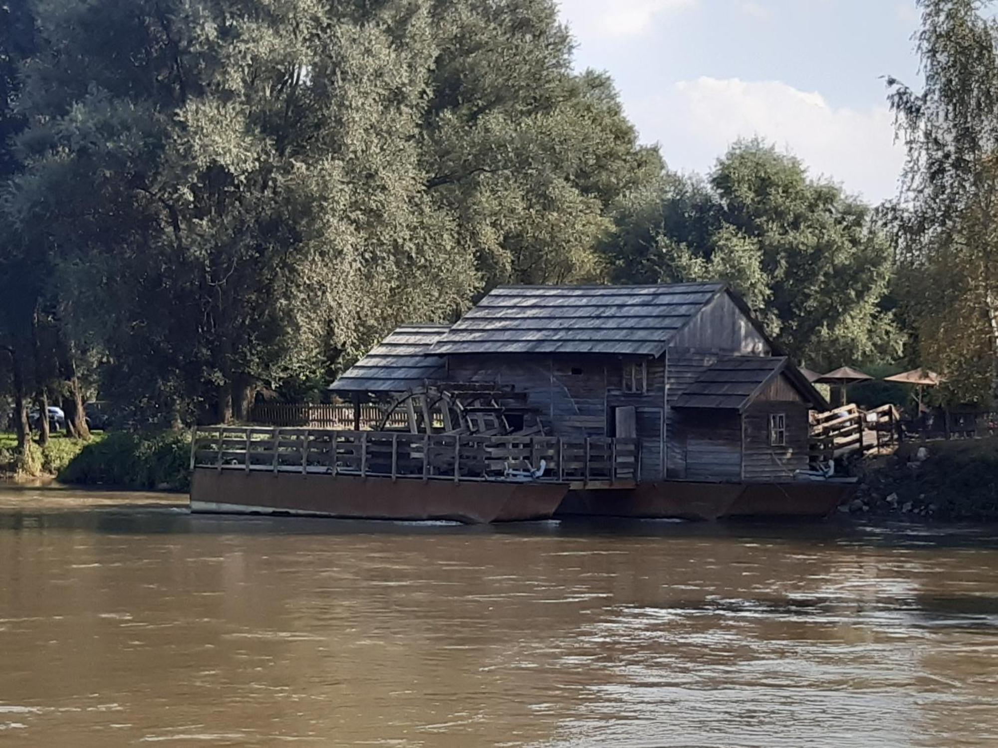 Apartman Arena Strigova Екстериор снимка